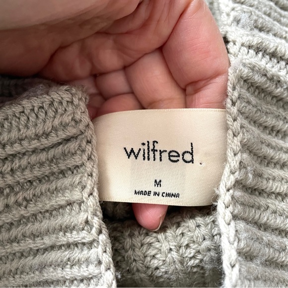 Aritzia Wilfred Dry Basil (Gray Green) Montpellier Sweater - M, 100% merino wool - Picture 4 of 9